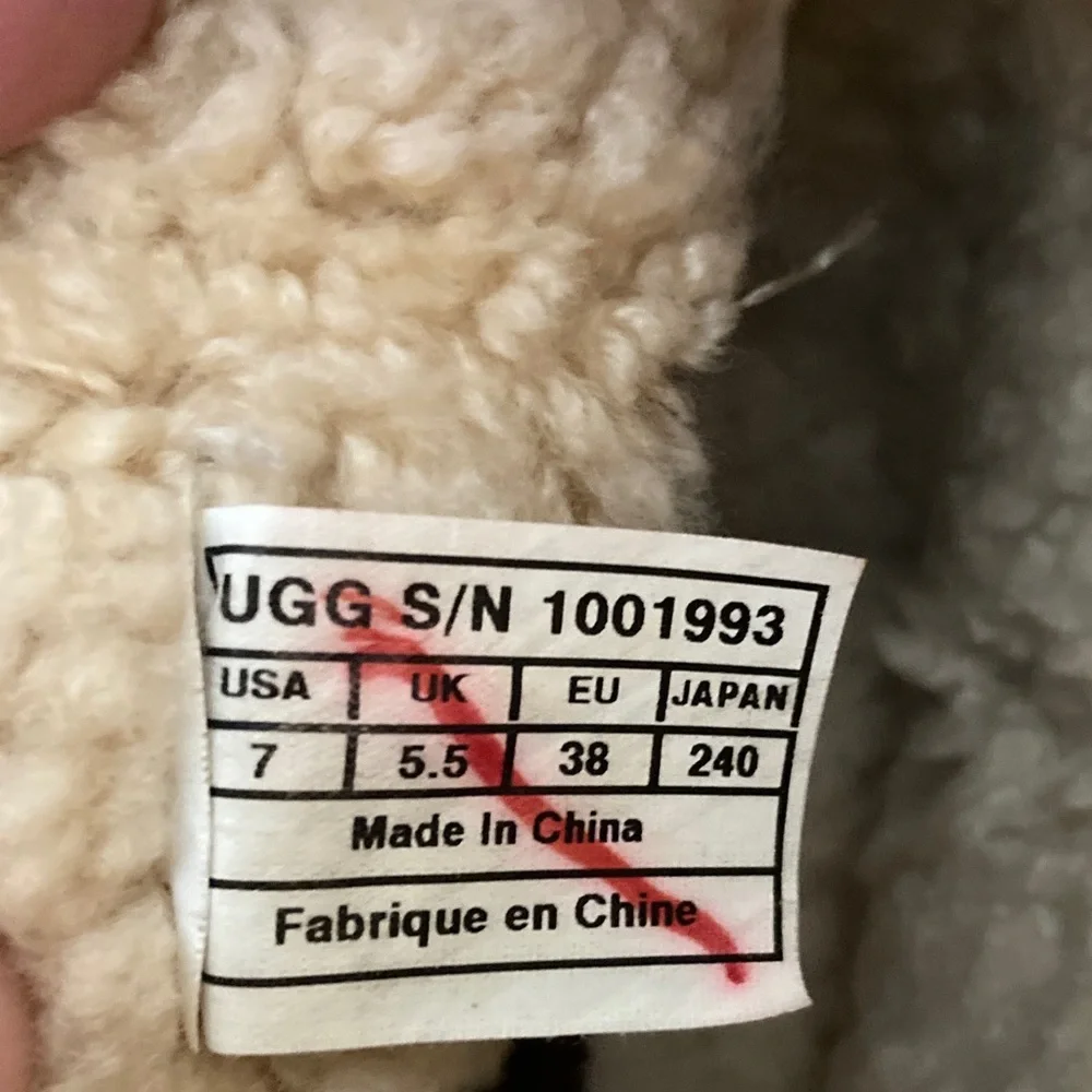 Ugg Brown Leather Boots with Shearling Lining‎ 7 🌸